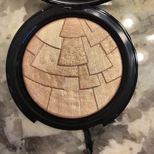 Anastasia Beverly Hills Illuminator NEVER USED
